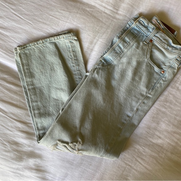 Levi’s Ribcage Straight Ankle Distressed - Picture 3 of 5